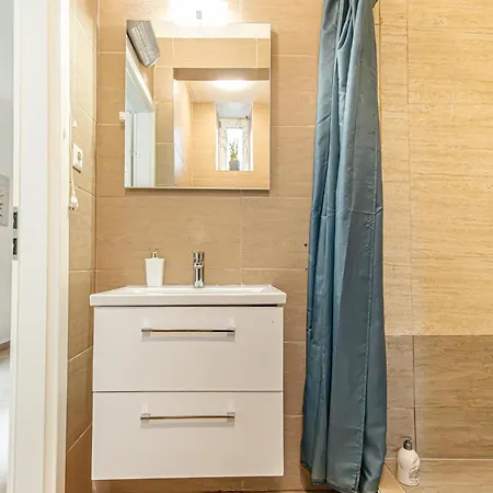 Apartment Simple W Full Kitchen Wiener Stadthalle Vienna