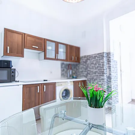 Simple W Full Kitchen Wiener Stadthalle Apartment Vienna