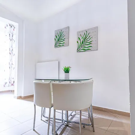 Apartment Simple W Full Kitchen Wiener Stadthalle