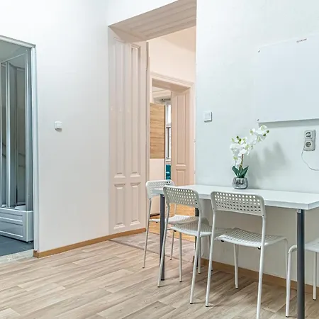 Family-friendly 2br Apt.-perfect For Longstays *