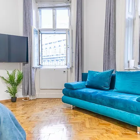 Family-friendly 2br Apt.-perfect For Longstays Apartment