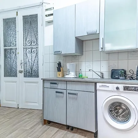 Family-friendly 2br Apt.-perfect For Longstays *