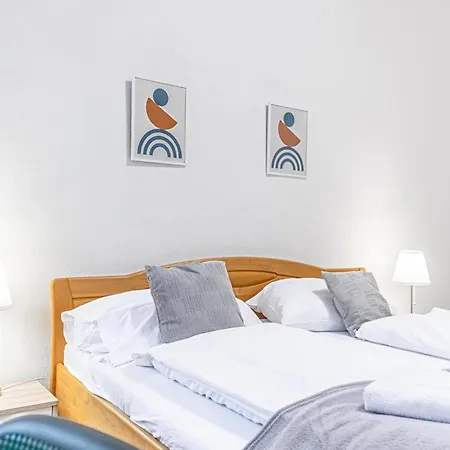 Apartment Family-friendly 2br Apt.-perfect For Longstays *