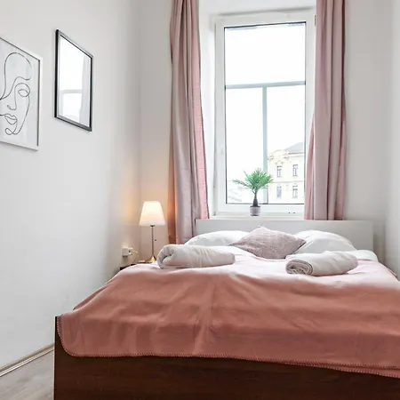 Massive 6br Shared At Millenium For Big Groups Apartment