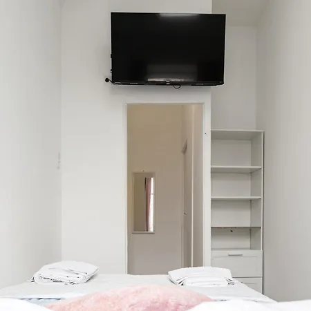 Massive 6br Shared At Millenium For Big Groups Vienna