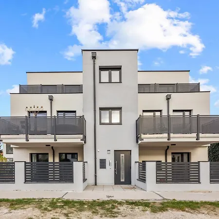 Yellow - Whirlpool Garden - Free Parking - Wifi *