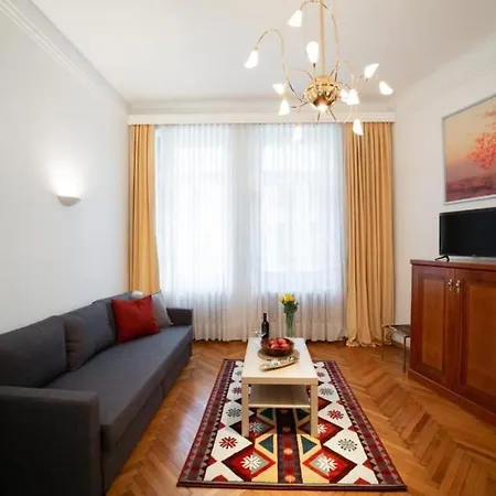 Premium Classical With Free Parking Apartment *