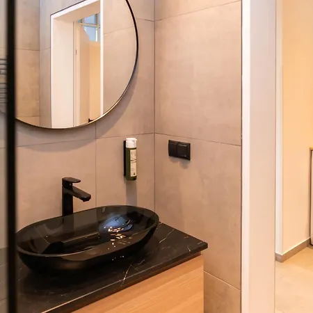 Myflat - Bright Near Station Appartamento *