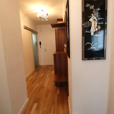 Exclusive Serviced Flat On Taborstrasse