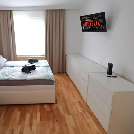 Exclusive Serviced Flat On Taborstrasse *