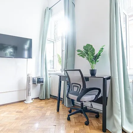 Long-term In Vienna: U3 Location Apartment *