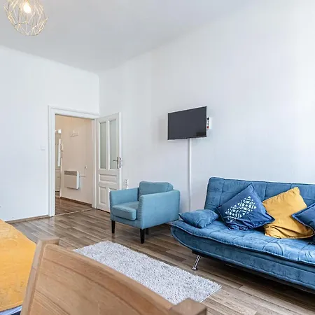 Explore Vienna: 1br Retreat Near Westbahnhof