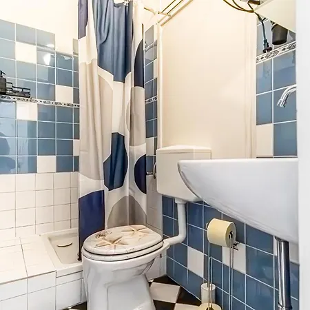 Explore Vienna: 1br Retreat Near Westbahnhof Vienna