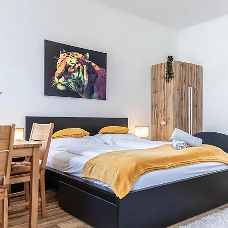 Explore Vienna: 1br Retreat Near Westbahnhof Apartment *