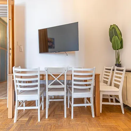 Cozy 3br For Up To 8p, 5min To Kongresspark Apartment
