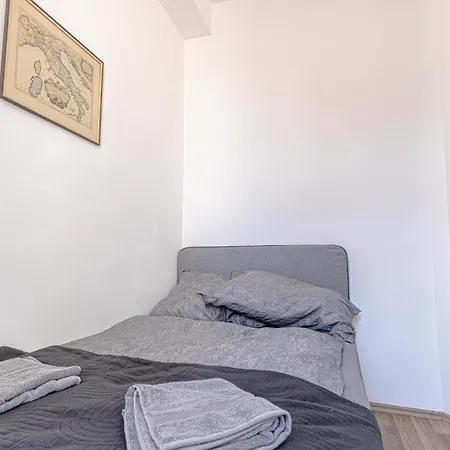 Explore 2br And 1lr Retreat Near Westbahnhof Apartment *
