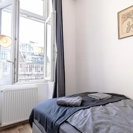 Apartment Explore 2br And 1lr Retreat Near Westbahnhof