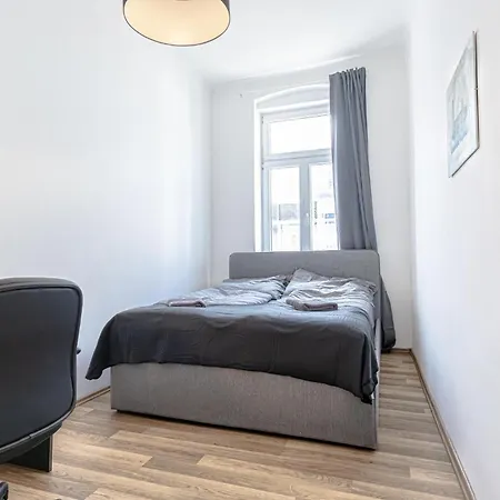 Explore 2br And 1lr Retreat Near Westbahnhof * Vienna