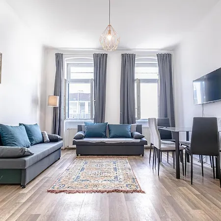 Explore 2br And 1lr Retreat Near Westbahnhof Apartment