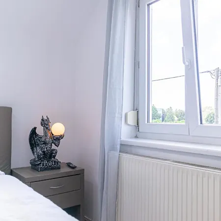 Exquisite In Shared With Garden & Parking Viena