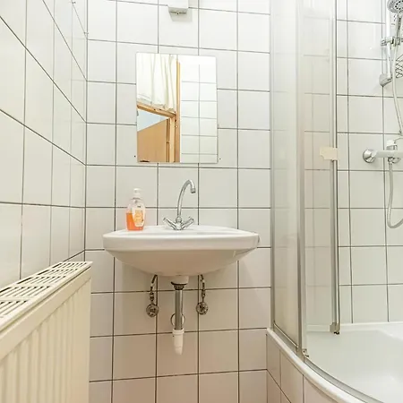 Apartamento Simple Near Wiener Stadthalle Viena