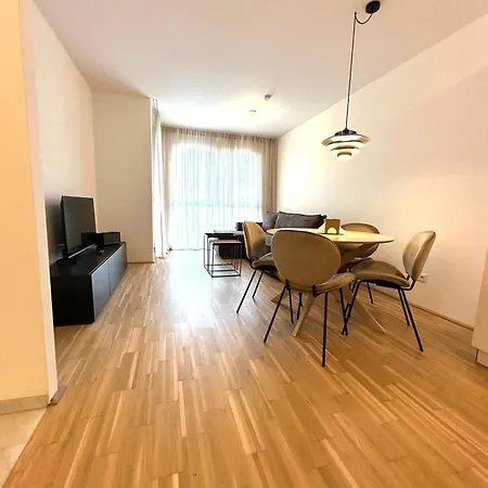 Coho Mit Hauseigener Tiefgarage * Wien