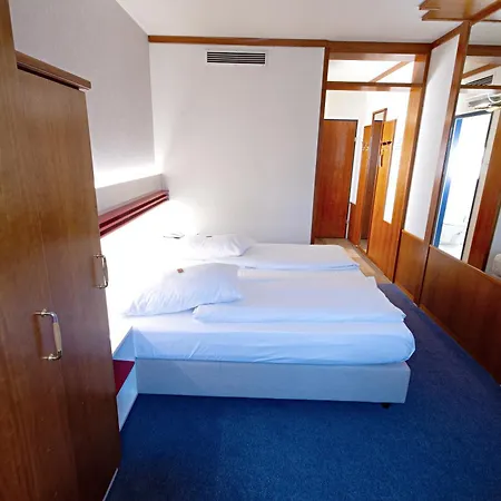 Vienna Sporthotel 4* Вена