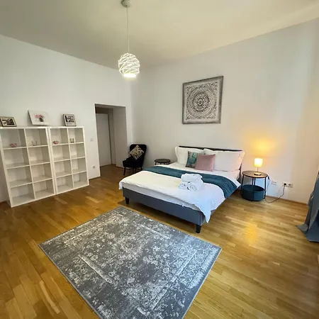 Apartment Charming Flat & Balcony Near Station L Bg5 Vienna