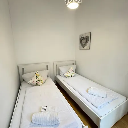 Apartment Charming Flat & Balcony Near Station L Bg5 Vienna