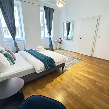 Charming Flat & Balcony Near Station L Bg5 *