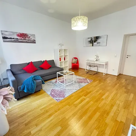 Charming Flat & Balcony Near Station L Bg5 * Vienna