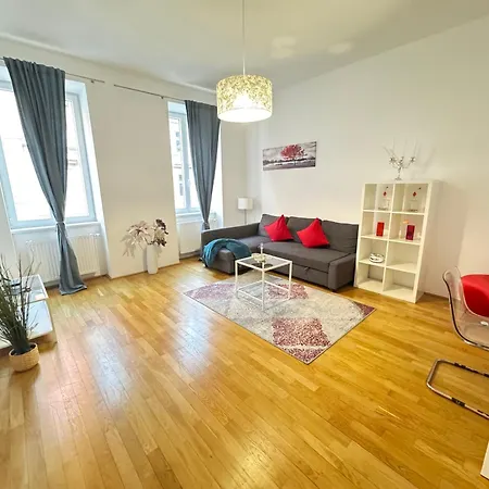 Charming Flat & Balcony Near Station L Bg5