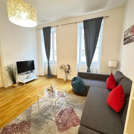 Apartment Charming Flat & Balcony Near Station L Bg5