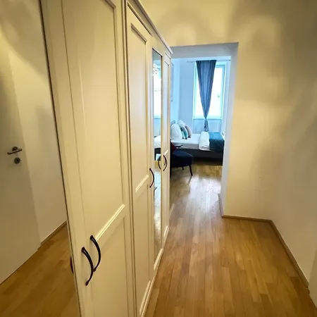 Apartment Charming Flat & Balcony Near Station L Bg5 Vienna