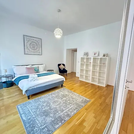 Apartment Charming Flat & Balcony Near Station L Bg5 *