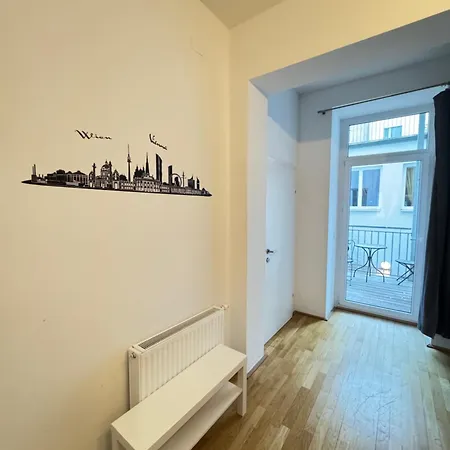 Apartment Charming Flat & Balcony Near Station L Bg5