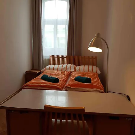 Grosse Helle Altbauwohnung Apartment *