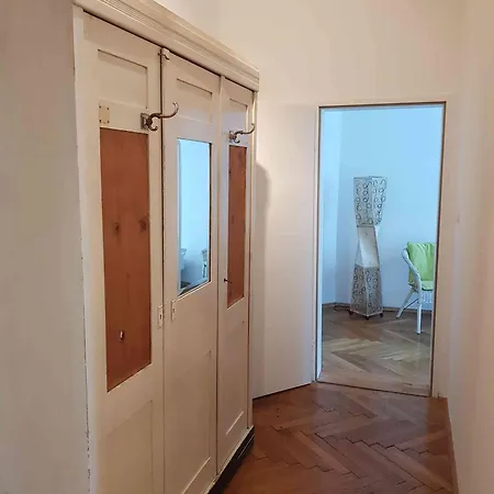 Apartment Grosse Helle Altbauwohnung