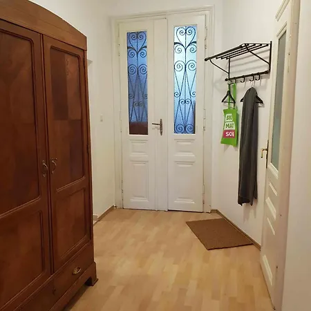 Apartment Grosse Helle Altbauwohnung
