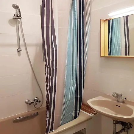 Grosse Helle Altbauwohnung Apartment Vienna
