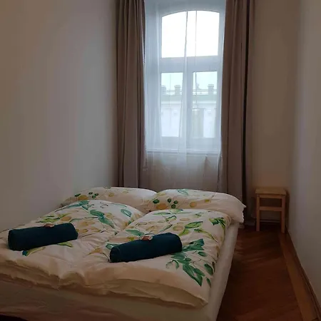 Apartment Grosse Helle Altbauwohnung