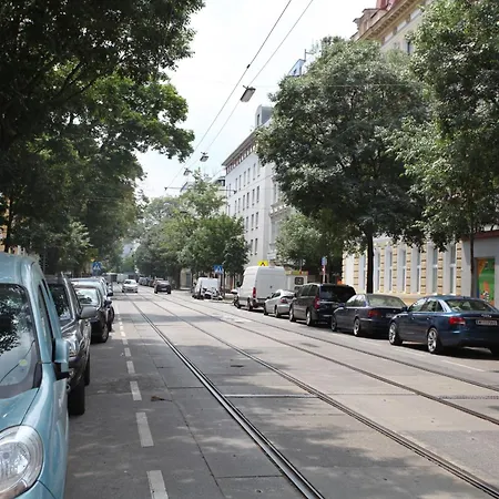 Ruhige Stadtwohnung Mit Balkon Vídeň