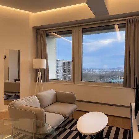 Luxury With Skyline View Apartment