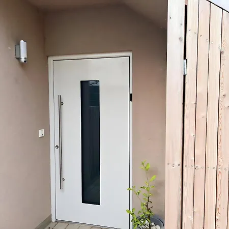 Mit Privatgarten & Salzwasserpool Vienna