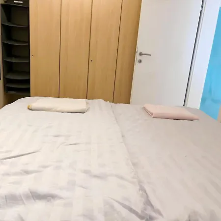 Mit Privatgarten & Salzwasserpool Apartment