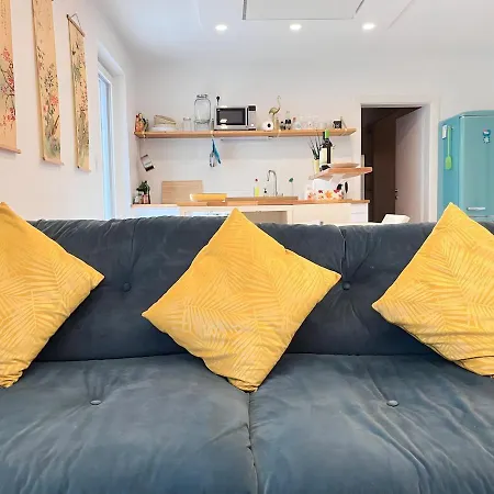 Apartment Mit Privatgarten & Salzwasserpool *