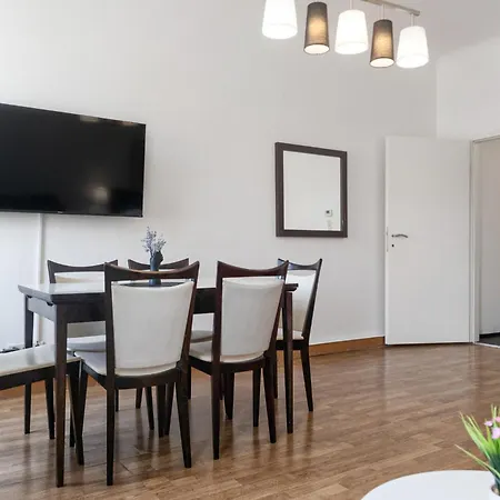 Apartment Ideal For Long-term Stays, 2 Bedroom Shared