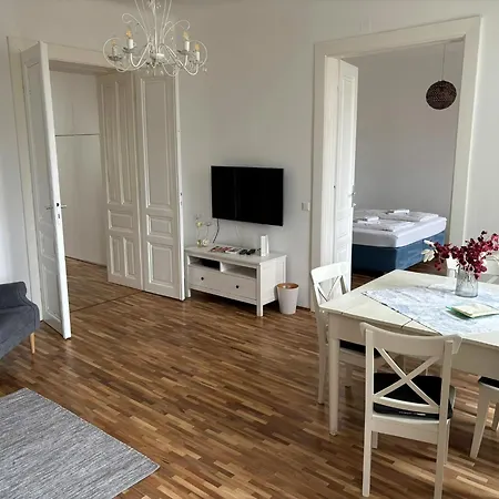 Casa Nostra - Sonnige Direkt Am Augarten Apartment *