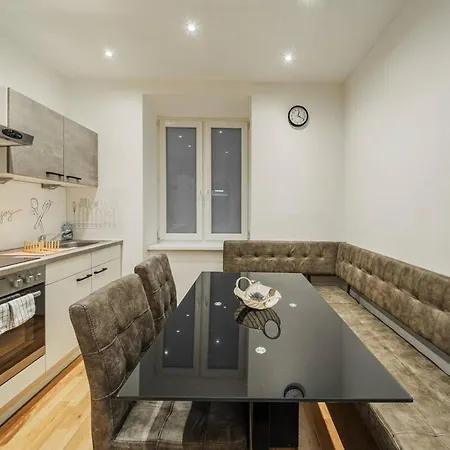 Belvedere Apartment *