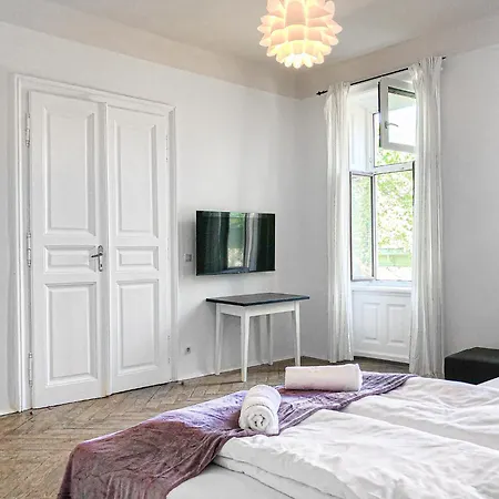 Vibrant 3br Near Akh Hospital - Perfect For Groups Apartment